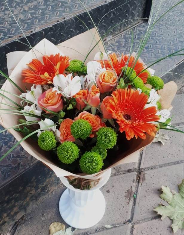 Букет цветов из: Герберы, Хризантемы, Альстромерии и Розы в Романовской