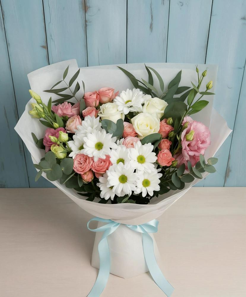 Букет цветов из: Розы, Лизиантусы и Хризантемы в Романовской
