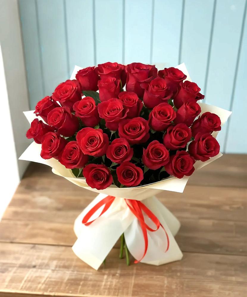 Букет 29 Красных роз в Романовской