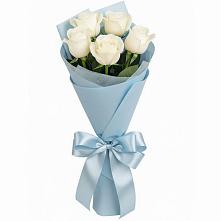 Букет 5 Белых роз Проуд в Романовской