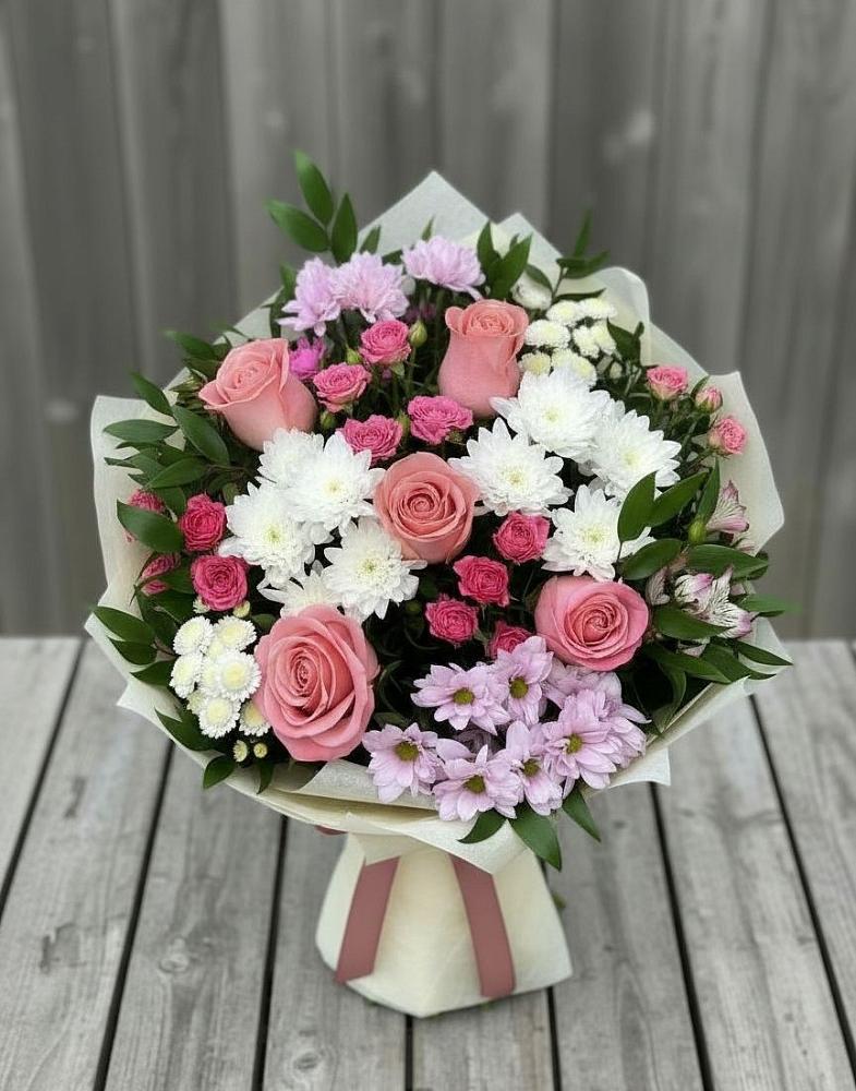 Букет цветов из: Альстромерии, Гвоздики, Розы и Хризантемы в Романовской