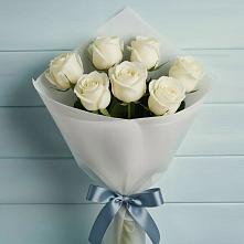 Букет 7 Белых роз Эдлесс Лав в Романовской