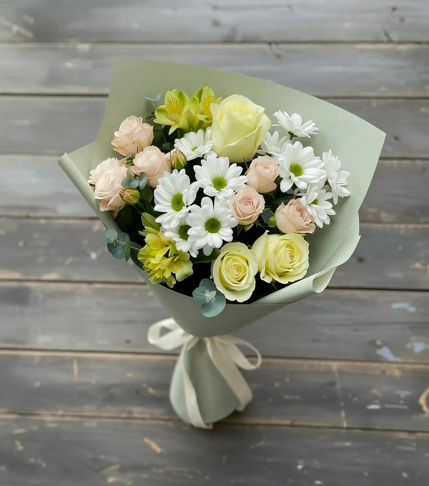 Букет цветов из: Альстромерии, Розы и Хризантемы в Романовской