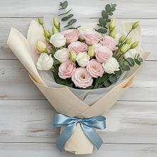 Букет цветов из:  Лизиантусы в Романовской