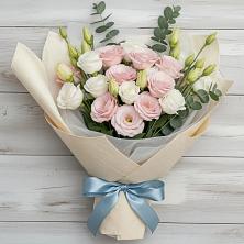 Букет цветов из:  Лизиантусы в Романовской
