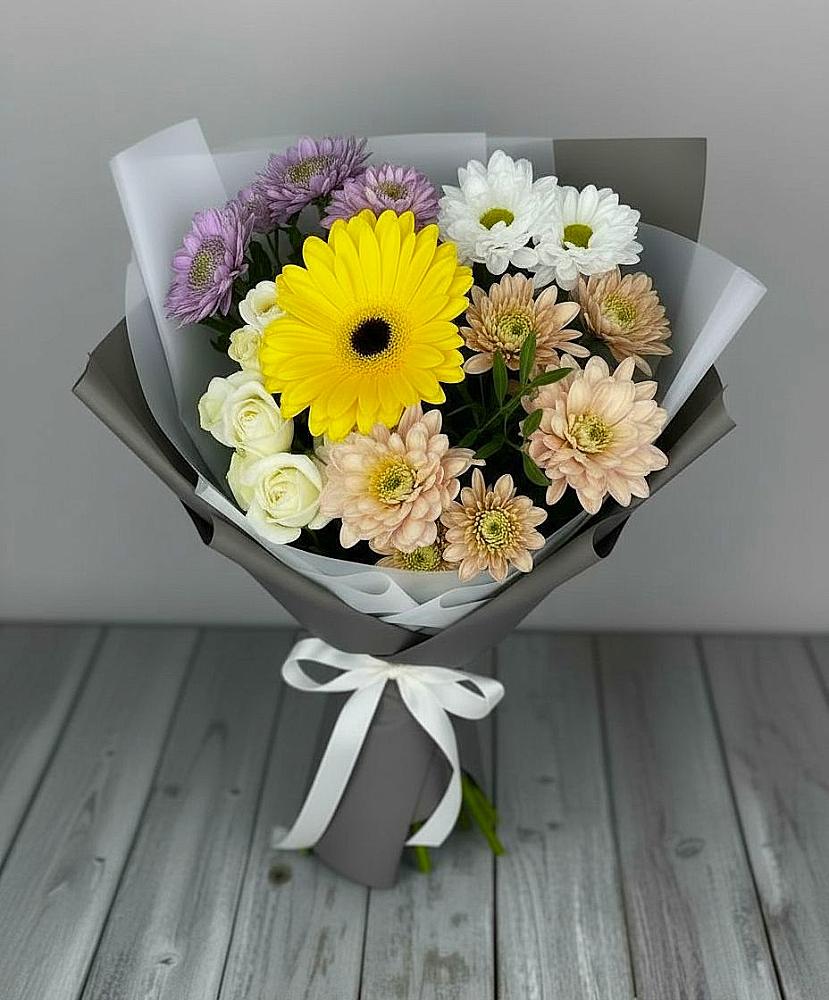 Букет цветов из: Розы, Герберы и Хризантемы в Романовской