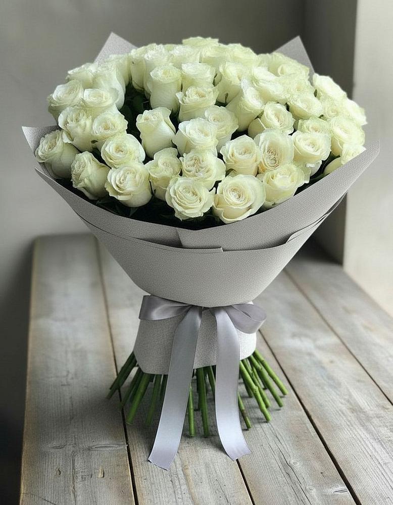 Букет 35 Белых роз в Романовской