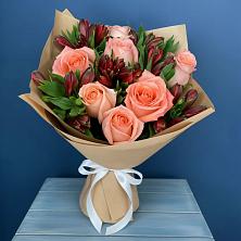 Букет цветов из:  Розы и Альстромерии в Романовской
