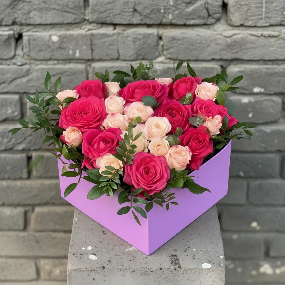 Цветочная композиция из Розы в коробке в Романовской