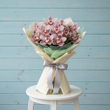 Букет цветов из:  Орхидеи и Розы в Романовской