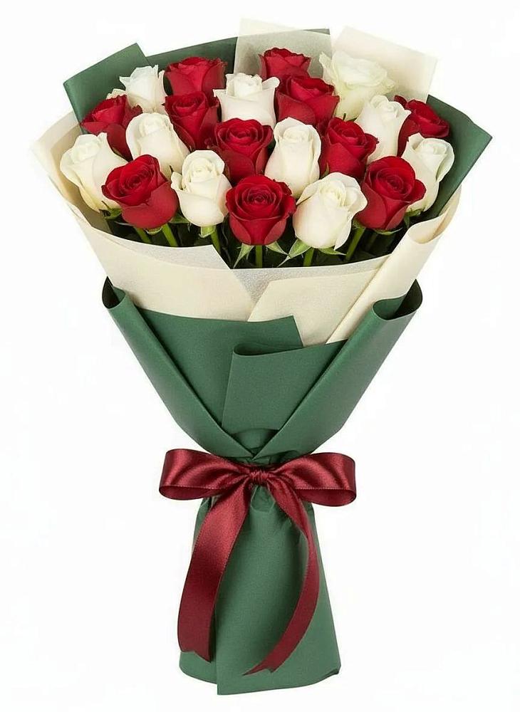 Букет Микс из красных и белых роз в Романовской