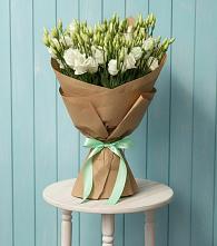 Букет цветов из:  Лизиантусы в Романовской