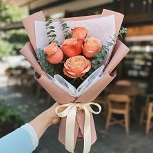 Букет цветов из:  Розы в Романовской