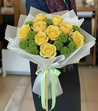 Букет цветов из:  Хризантемы и Розы в Романовской