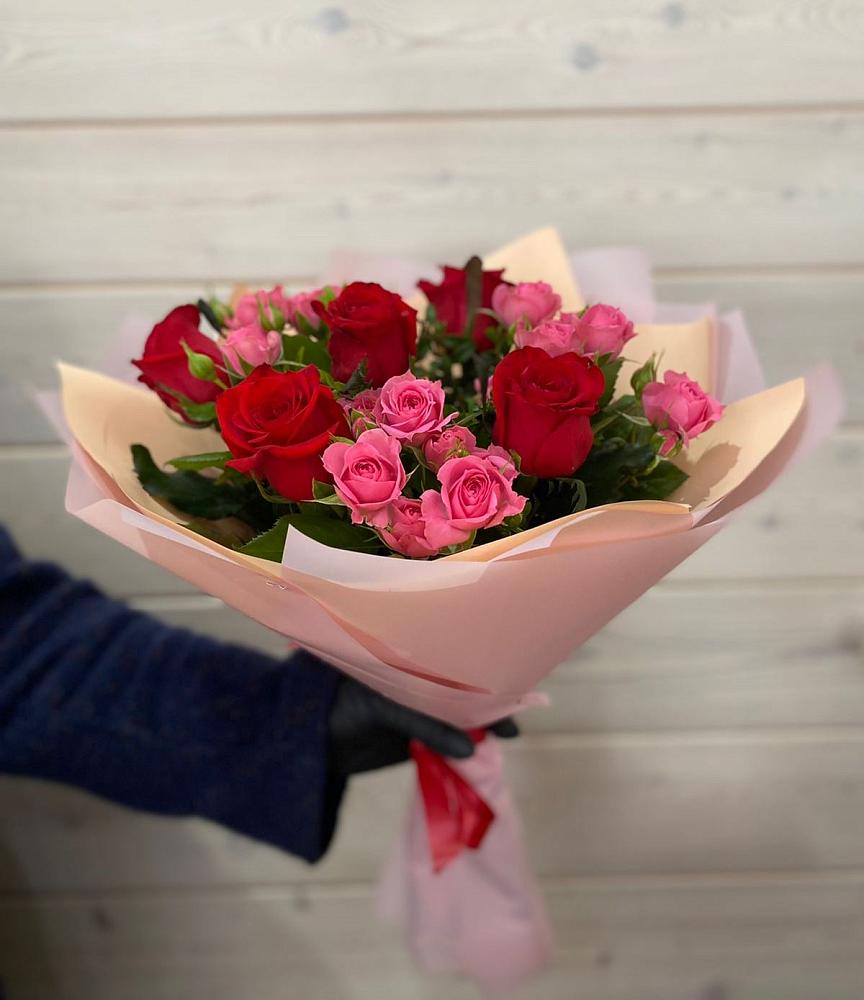 Букет цветов из: Розы в Романовской