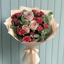 Букет цветов из:  Гвоздики и Розы в Романовской