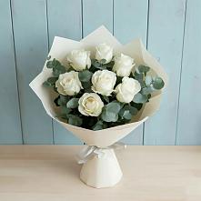 Букет Белые розы в Эвкалипте в Романовской